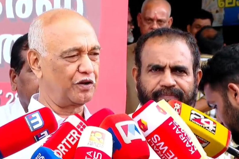 പ്രതിപക്ഷ നേതാവ് പിണറായി വിജയൻ്റെ വീട്ടിൽ നടന്ന ഇ ഡി റെയ്‌ഡ്‌ രാഷ്ട്രീയ പ്രേരിതമെന്ന് സിഐടിയു ദേശീയ ജനറൽ സെക്രട്ടറി എളമരം കരീം. 
